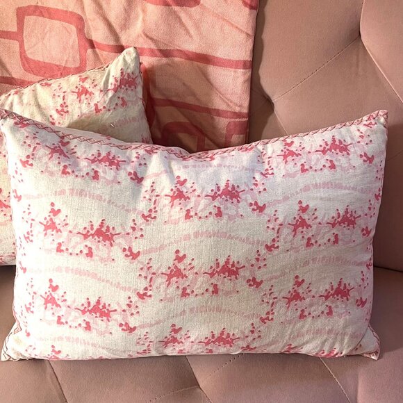 John Robshaw HTF Pink Cream Coral Throw Pillows Set Of 2 w/Down Inserts Scarce - Picture 10 of 10